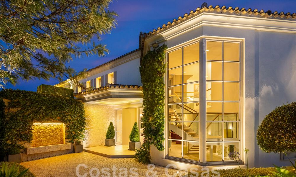 Prestigieuze luxe villa op een uitzonderlijke locatie te koop, eerstelijn golf, zeezicht en instapklaar - Nueva Andalucia, Marbella 57201