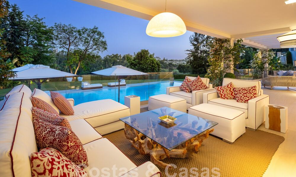 Prestigieuze luxe villa op een uitzonderlijke locatie te koop, eerstelijn golf, zeezicht en instapklaar - Nueva Andalucia, Marbella 57203