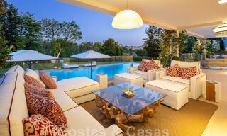 Prestigieuze luxe villa op een uitzonderlijke locatie te koop, eerstelijn golf, zeezicht en instapklaar - Nueva Andalucia, Marbella 57203 