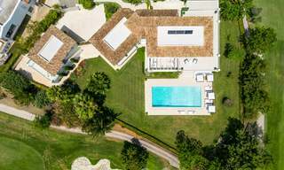 Prestigieuze luxe villa op een uitzonderlijke locatie te koop, eerstelijn golf, zeezicht en instapklaar - Nueva Andalucia, Marbella 57216 
