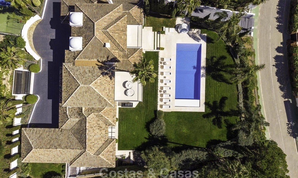 Indrukwekkende luxe villa met panoramisch zeezicht te koop in het hart van de Golf Vallei te Nueva Andalucia, Marbella 12085