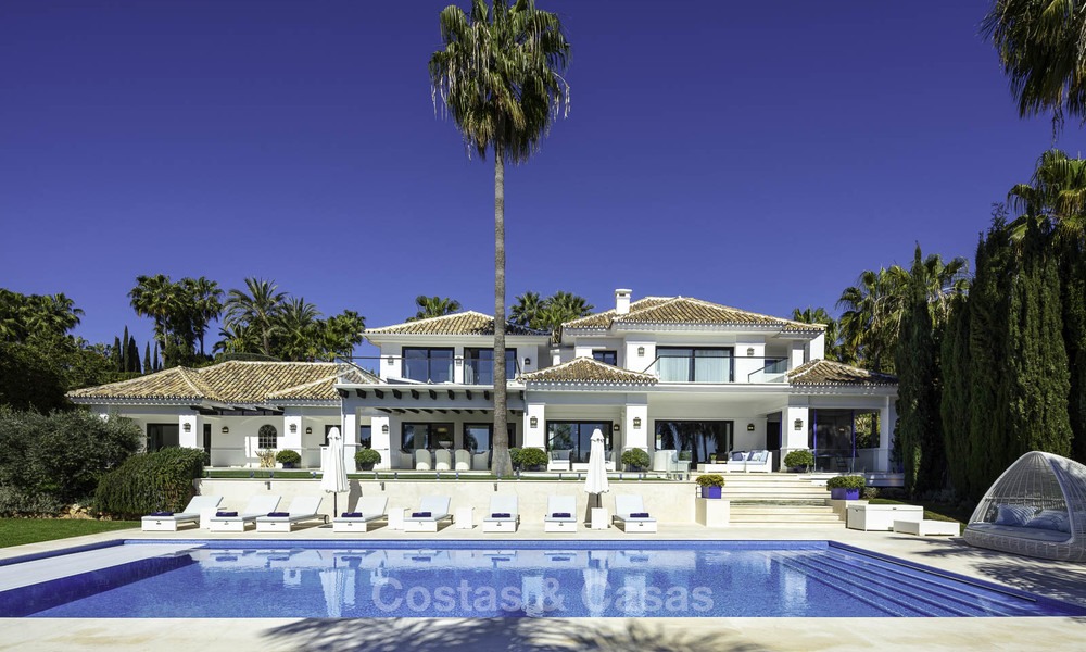 Indrukwekkende luxe villa met panoramisch zeezicht te koop in het hart van de Golf Vallei te Nueva Andalucia, Marbella 12091