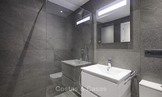 Modern, volledig gerenoveerd appartement in een strandcomplex te koop op de New Golden Mile tussen Marbella en Estepona 12230 