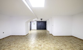 Gerenoveerd huis te koop, in een eerstelijnstrand complex, met zeezicht, op de New Golden Mile tussen Estepona en Marbella 12159 