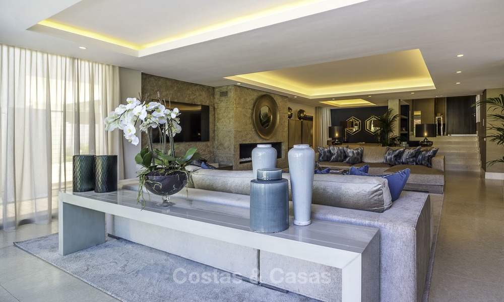 Indrukwekkende moderne luxe villa te koop, instapklaar, tweedelijnstrand op de Golden Mile, Marbella 12413