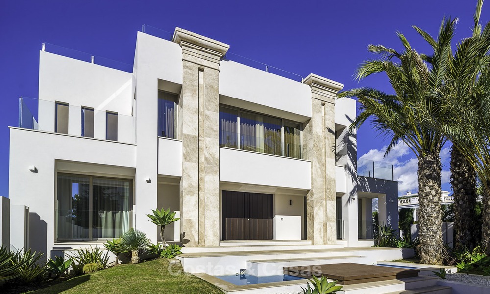 Indrukwekkende moderne luxe villa te koop, instapklaar, tweedelijnstrand op de Golden Mile, Marbella 12426