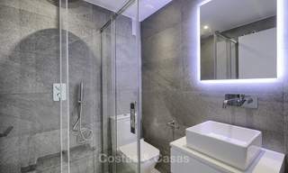Nieuw ontworpen en volledig gerenoveerd appartement aan het strand te koop, tussen Estepona en Marbella 12480 