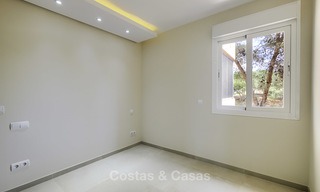 Volledig gerenoveerd appartement met zeezicht te koop, naast de jachthaven van Estepona 12787 