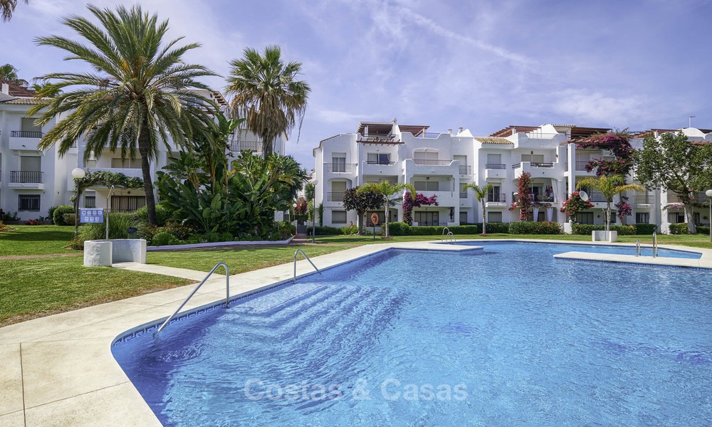 Volledig gerenoveerd penthouse appartement aan het strand te koop op de New Golden Mile, tussen Estepona en Marbella 12811