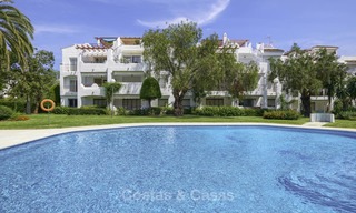 Volledig gerenoveerd penthouse appartement aan het strand te koop op de New Golden Mile, tussen Estepona en Marbella 12812 