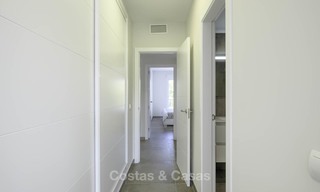 Volledig gerenoveerd penthouse appartement aan het strand te koop op de New Golden Mile, tussen Estepona en Marbella 12830 