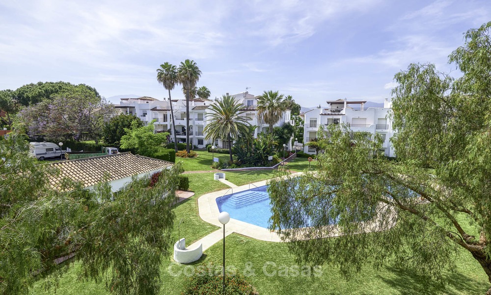 Volledig gerenoveerd penthouse appartement aan het strand te koop op de New Golden Mile, tussen Estepona en Marbella 12834