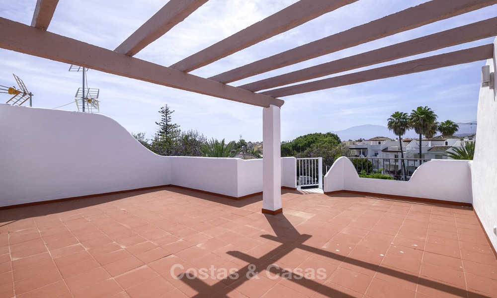 Volledig gerenoveerd penthouse appartement aan het strand te koop op de New Golden Mile, tussen Estepona en Marbella 12835