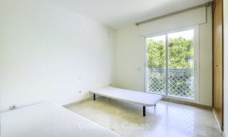 Appartement te koop, in een luxe complex direct aan het strand en met panoramisch zeezicht, Cabopino, Marbella 13001 