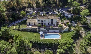 Idyllische rustieke villa met heerlijk uitzicht op het platteland te koop, in het exclusieve El Madroñal, Benahavis, Marbella 12938 