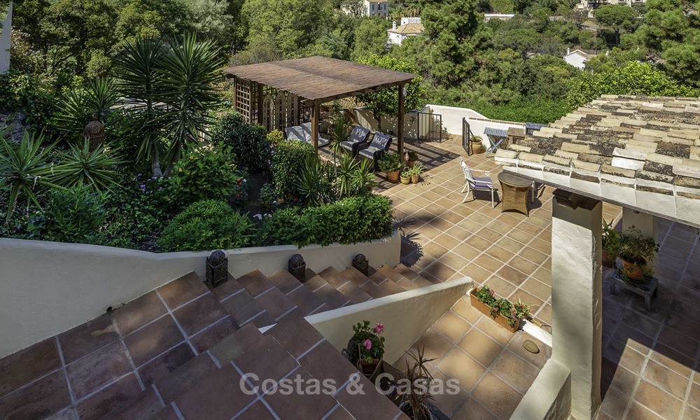 Idyllische rustieke villa met heerlijk uitzicht op het platteland te koop, in het exclusieve El Madroñal, Benahavis, Marbella 12945