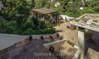 Idyllische rustieke villa met heerlijk uitzicht op het platteland te koop, in het exclusieve El Madroñal, Benahavis, Marbella 12945 