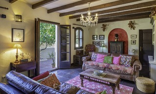 Idyllische rustieke villa met heerlijk uitzicht op het platteland te koop, in het exclusieve El Madroñal, Benahavis, Marbella 12949 