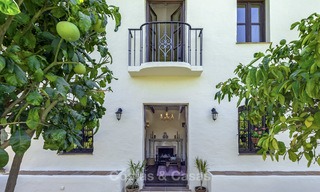 Idyllische rustieke villa met heerlijk uitzicht op het platteland te koop, in het exclusieve El Madroñal, Benahavis, Marbella 12951 