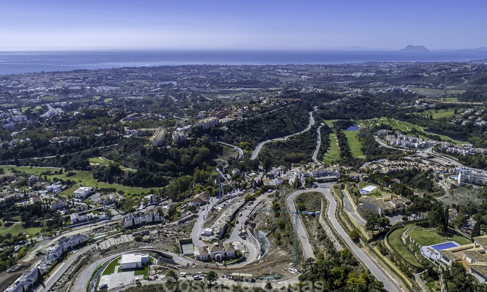 Nieuwe, moderne halfvrijstaande luxewoningen met prachtig zeezicht te koop in de Golfvallei, Benahavis, Marbella 12968