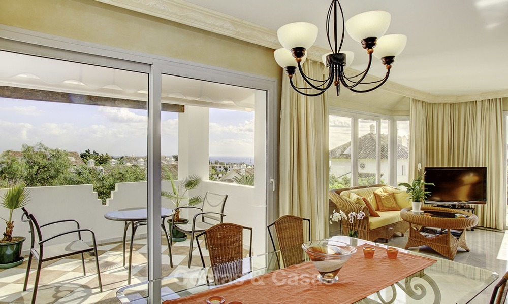 Ruim appartement met panoramisch zeezicht te koop, in een prestigieus complex aan de Golden Mile, Marbella 13159