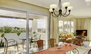 Ruim appartement met panoramisch zeezicht te koop, in een prestigieus complex aan de Golden Mile, Marbella 13159 
