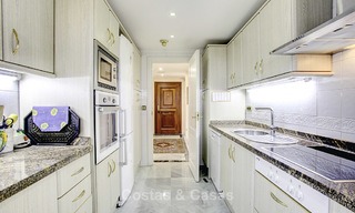 Ruim appartement met panoramisch zeezicht te koop, in een prestigieus complex aan de Golden Mile, Marbella 13176 
