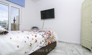 Aantrekkelijk penthouse appartement met adembenemend zeezicht te koop, in een strandcomplex te Puerto Banus, Marbella 13241 