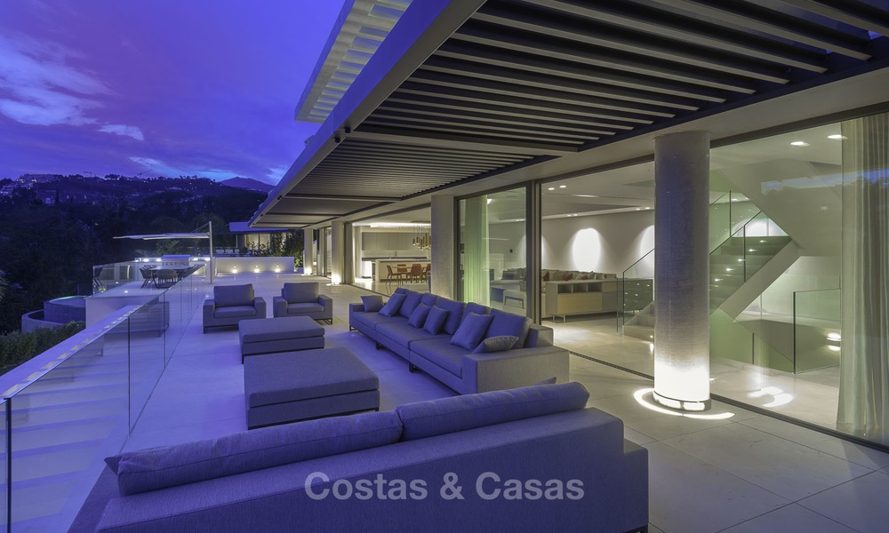 Gloednieuwe moderne luxe villa met golf en zeezicht te koop, instapklaar, in een golf resort in Nueva Andalucia, Marbella - Benahavis 13303