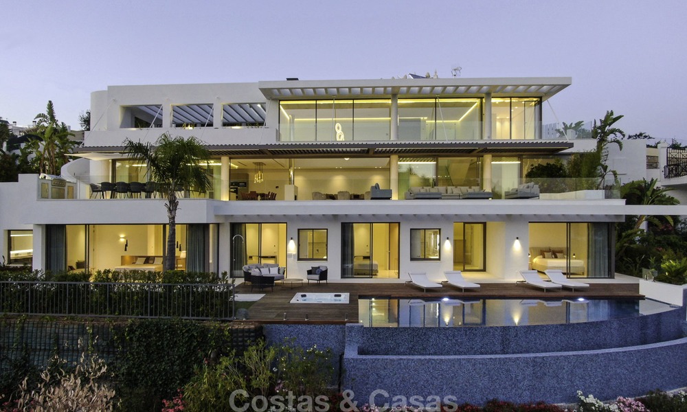Gloednieuwe moderne luxe villa met golf en zeezicht te koop, instapklaar, in een golf resort in Nueva Andalucia, Marbella - Benahavis 13309