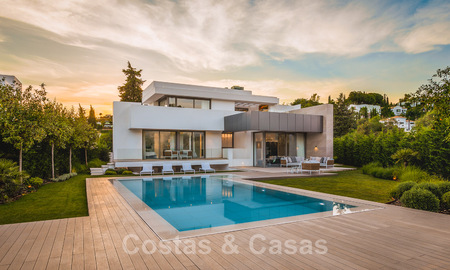 Nieuwe moderne vrijstaande luxe villa's te koop op de New Golden Mile, tussen Marbella en Estepona. Instapklaar. 43076