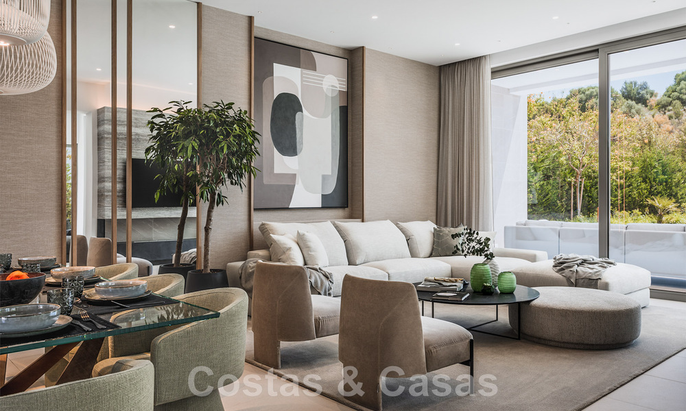 Nieuwe moderne vrijstaande luxe villa's te koop op de New Golden Mile, tussen Marbella en Estepona. Instapklaar. 43083