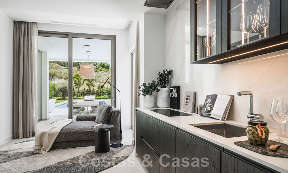 Nieuwe moderne vrijstaande luxe villa's te koop op de New Golden Mile, tussen Marbella en Estepona. Instapklaar. 43086