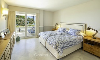 Zeer luxueus 4 slaapkamer penthouse appartement te koop in een exclusief complex aan het strand, Puerto Banus, Marbella 13668 