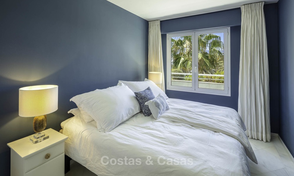 Zeer luxueus 4 slaapkamer penthouse appartement te koop in een exclusief complex aan het strand, Puerto Banus, Marbella 13670