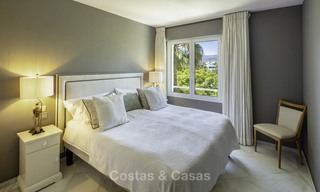 Zeer luxueus 4 slaapkamer penthouse appartement te koop in een exclusief complex aan het strand, Puerto Banus, Marbella 13671 