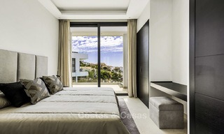 Instapklare nieuwe moderne villa met panoramisch golf- en zeezicht te koop in Benahavis - Marbella 13636 