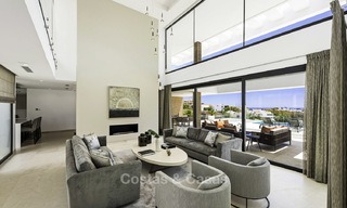 Gloednieuwe moderne designer villa met prachtig zeezicht te koop, instapklaar, Benahavis - Marbella 13678 
