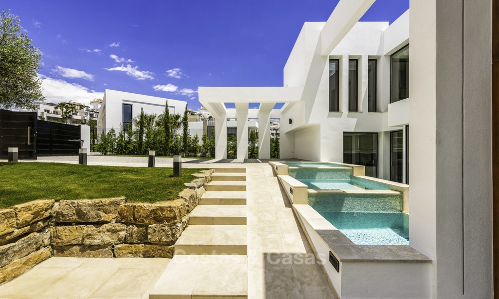 Gloednieuwe moderne designer villa met prachtig zeezicht te koop, instapklaar, Benahavis - Marbella 13686