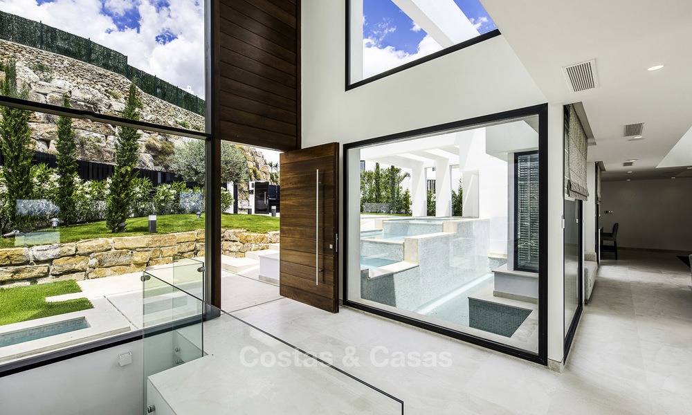 Gloednieuwe moderne designer villa met prachtig zeezicht te koop, instapklaar, Benahavis - Marbella 13694