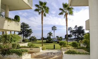 Appartementen en Penthouses te koop in een luxe strandcomplex op de New Golden Mile, tussen Marbella en Estepona 13771 