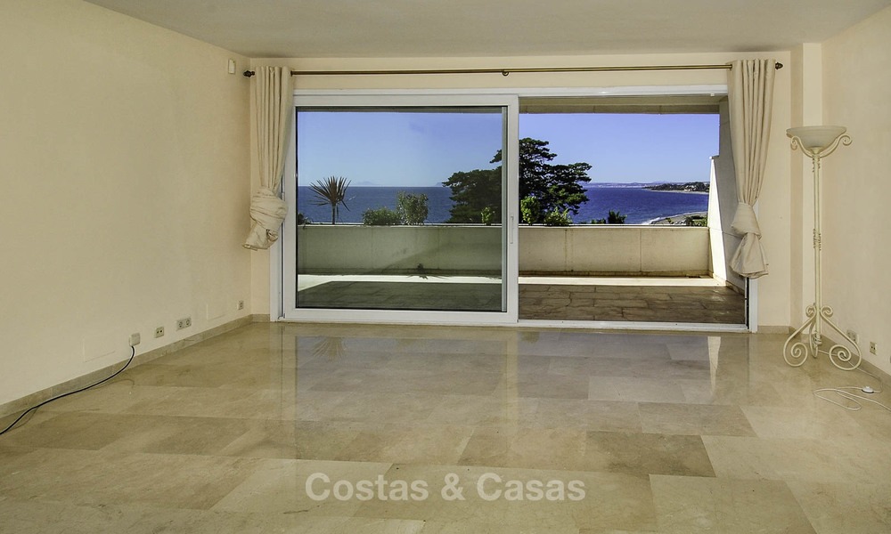 Appartementen en Penthouses te koop in een luxe strandcomplex op de New Golden Mile, tussen Marbella en Estepona 13776