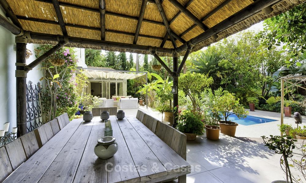 Charmante, volledig gerenoveerde villa te koop in het hart van de Golfvallei, Nueva Andalucia, Marbella 13839