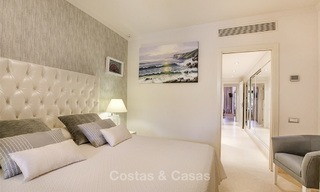 Charmant klasse appartement te koop in een stijlvolle urbanisatie, strandzijde tussen Marbella en Estepona 13914 