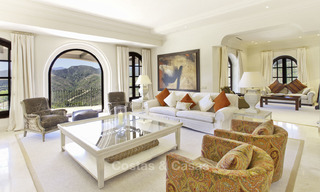 Fraaie gerenoveerde luxe villa in rustieke stijl te koop binnen het exclusieve La Zagaleta Golfresort, Benahavis - Marbella 23261 