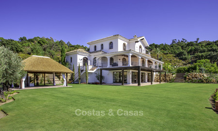 Fraaie gerenoveerde luxe villa in rustieke stijl te koop binnen het exclusieve La Zagaleta Golfresort, Benahavis - Marbella 23265