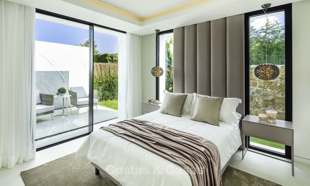 Prachtige volledig gerenoveerde luxe villa te koop, direct aan de golfbaan, Nueva Andalucia, Marbella 14240