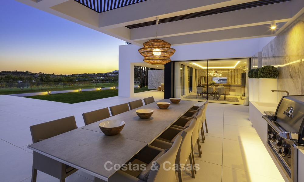 Prachtige volledig gerenoveerde luxe villa te koop, direct aan de golfbaan, Nueva Andalucia, Marbella 14267