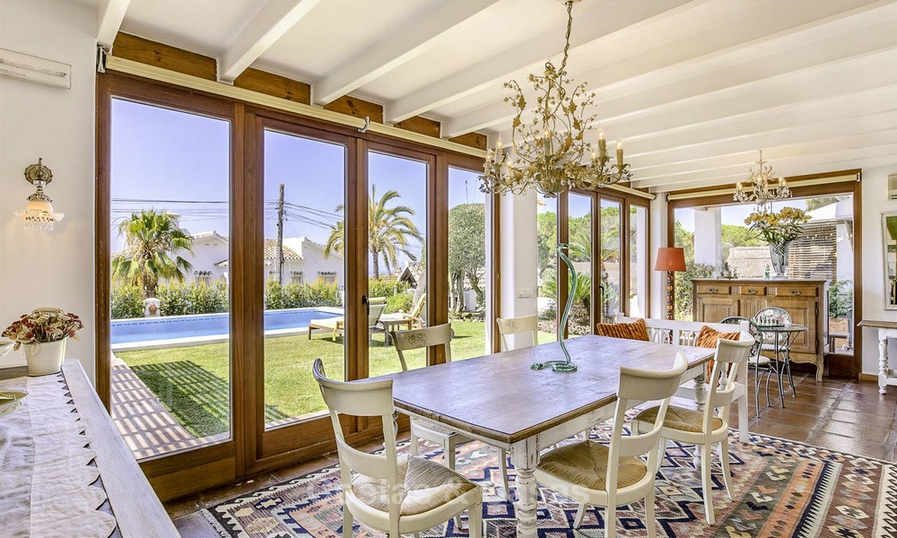 Charmante, zeer ruime villa in Mediterrane stijl te koop, op loopafstand van het strand, Oost Marbella 14480