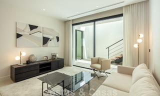 Luxe villa aan het strand te koop op de Golden Mile, Marbella, op wandelafstand van het strand en Puerto Banus 801477 